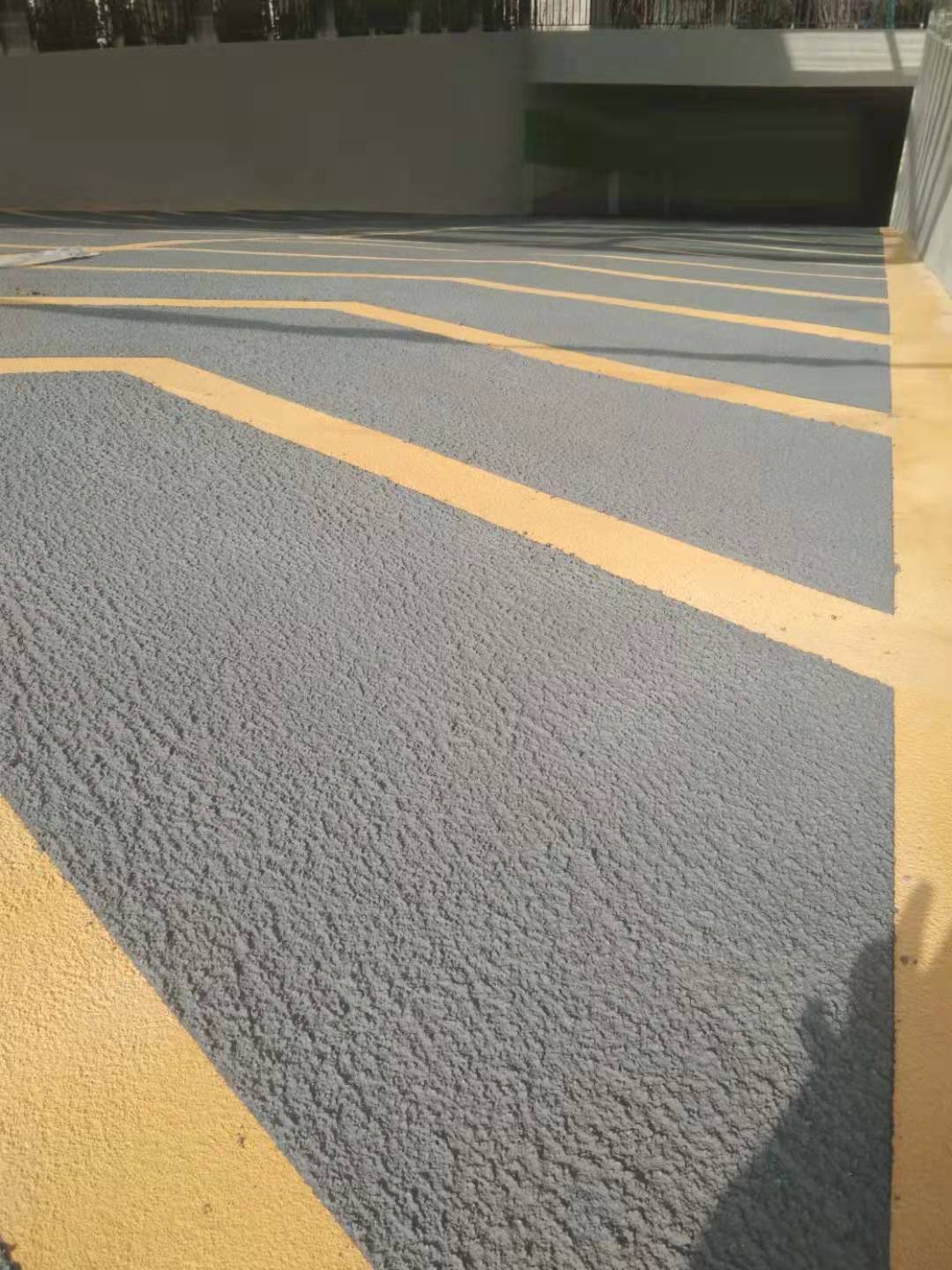 環(huán)氧地坪漆，水性地坪漆，地坪工程案例 - 蘇州龍湖天街無(wú)震動(dòng)防滑坡道工程